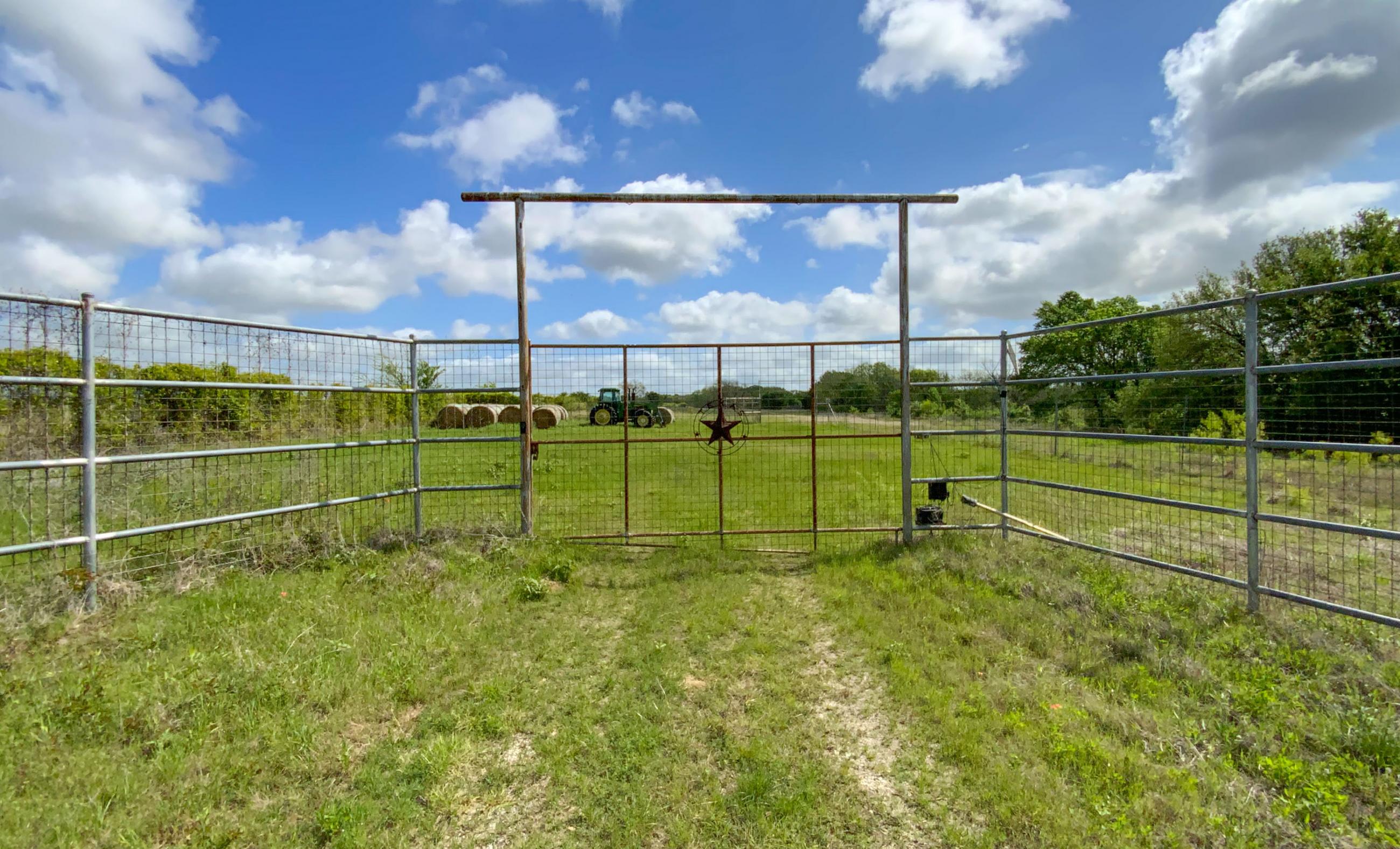 Twin Oaks Ranch property photograph 6