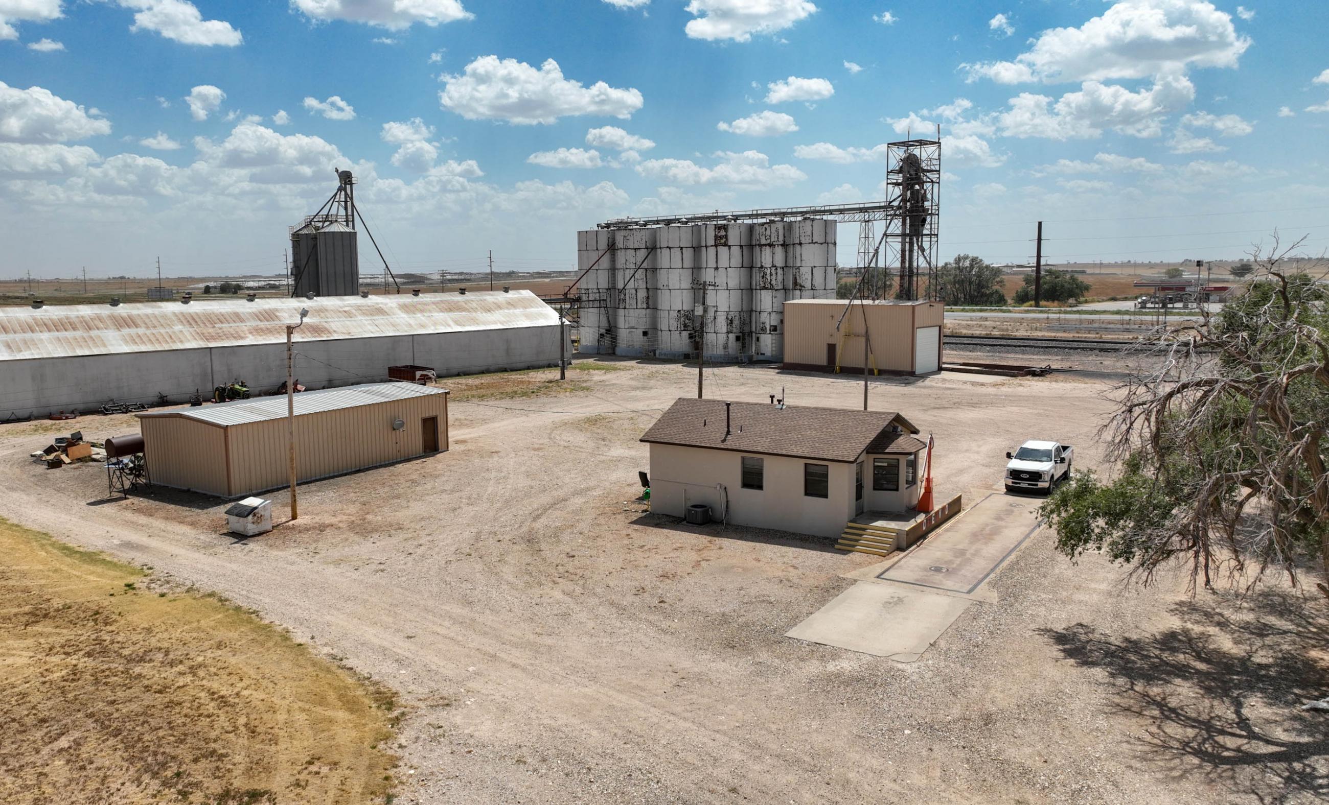 Cone Elevator at Amherst property photograph 4