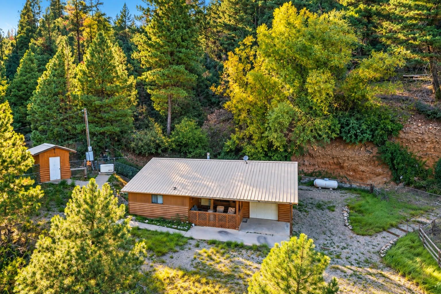 Front view of the Rio Peñasco River Ranch cabin