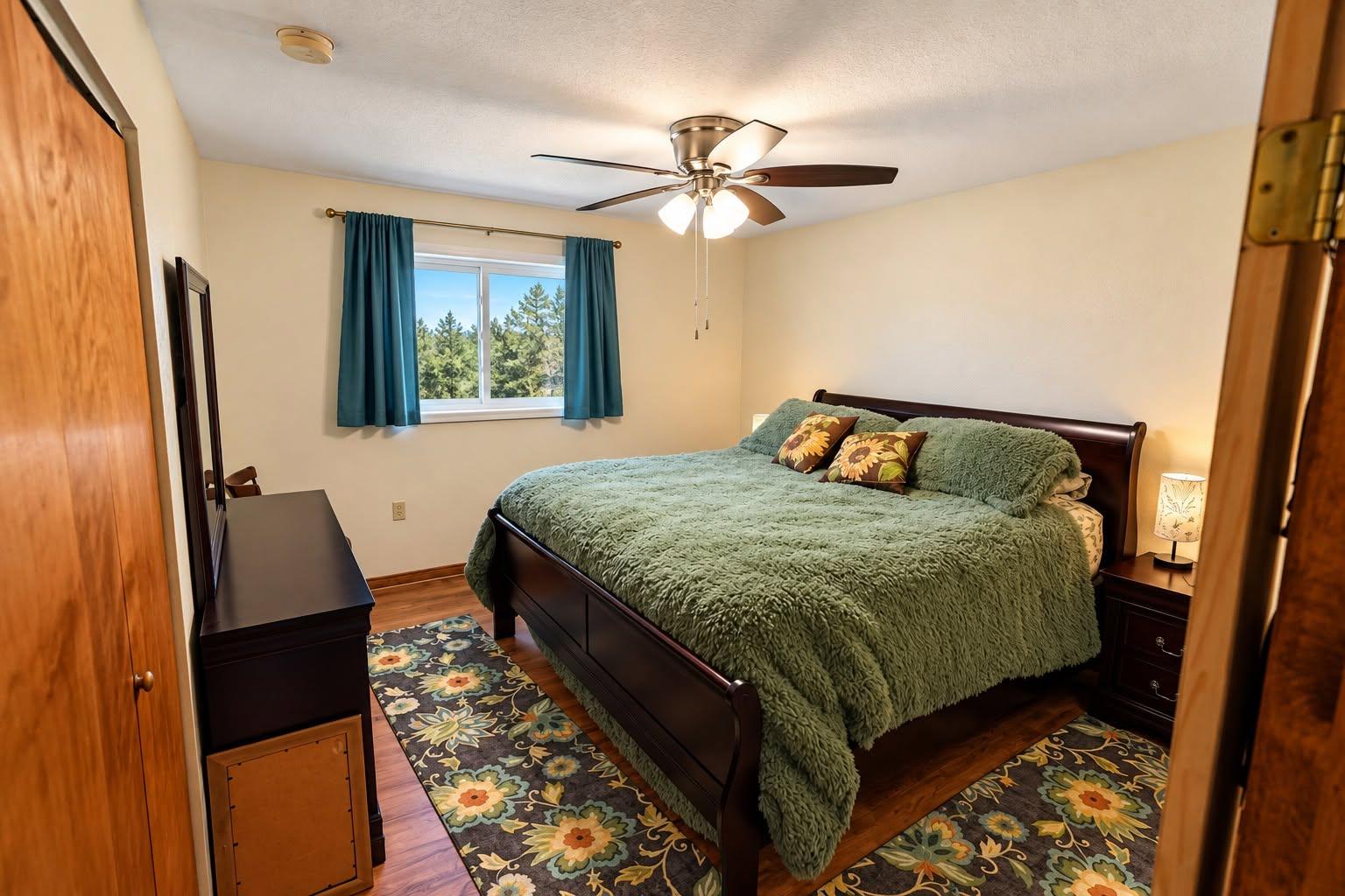 Second view of a cabin bedroom