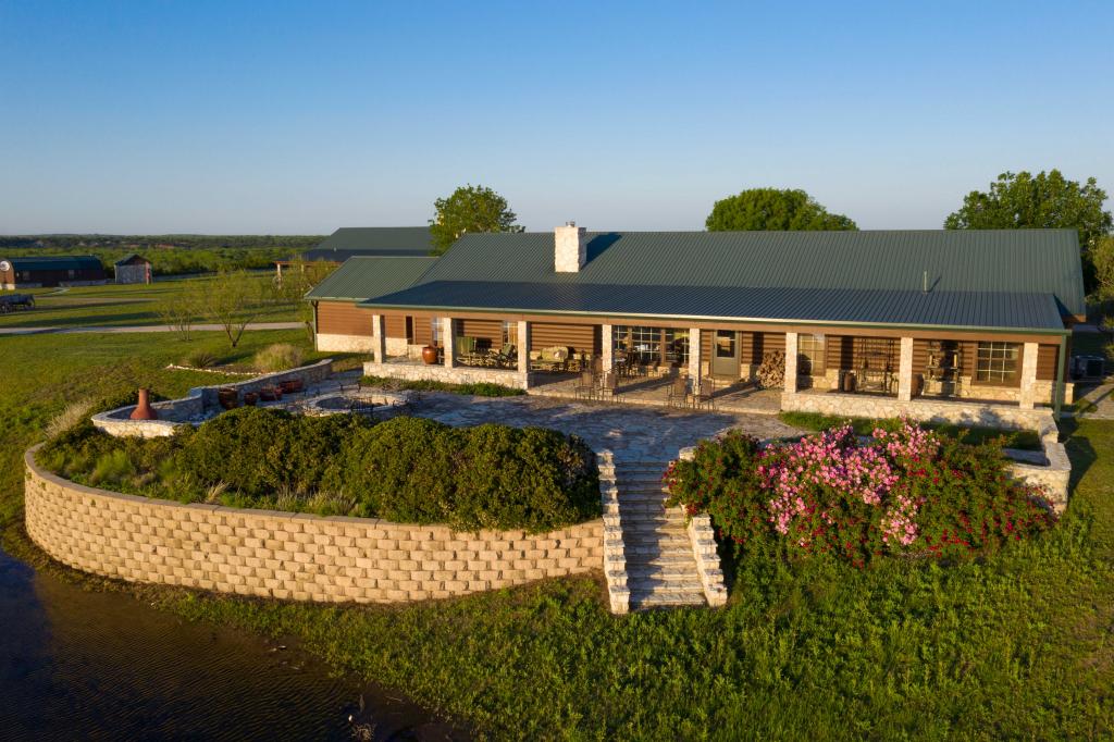 Get Ranch Homes For Sale In Texas Background