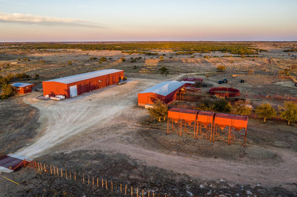 King County Wolf Creek Ranch | Chas S. Middleton
